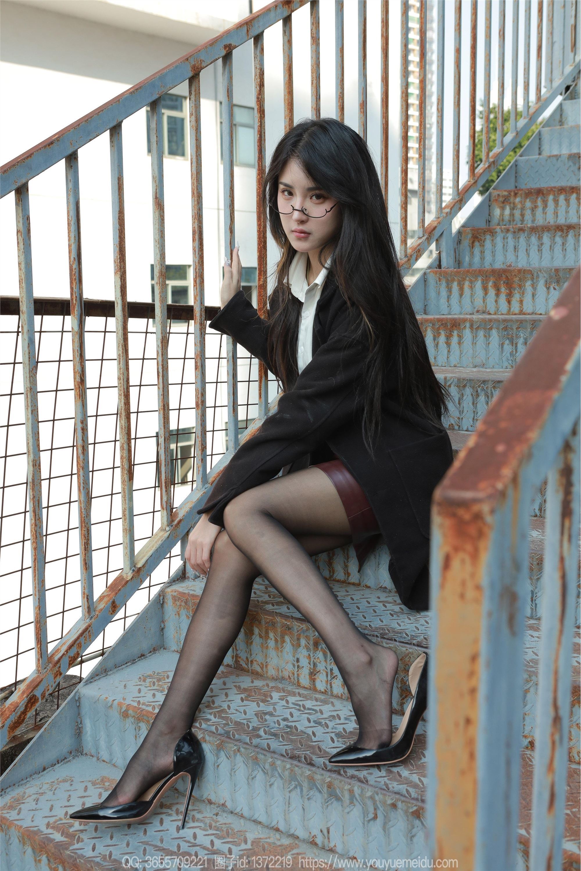 IESS异思趣向  2024.12.22 丝享家 1930 小宝《眼镜美女》